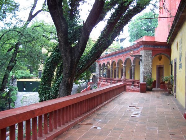 More of El Chorro Building