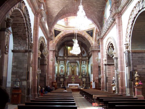 Inside the Paroquia 1